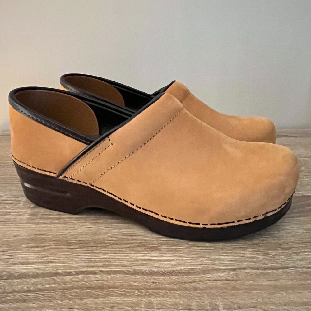 DANSKO SUEDE CLOGS; 41 (U.S. 10.5-11); GOLD, DARK YELLOW; NEVER WORN!